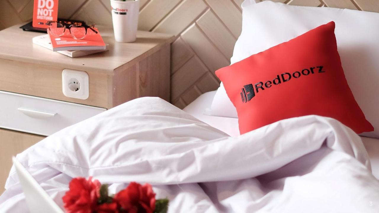 Reddoorz Bamboo Saigon Hotel Su Van Hanh 호치민 외부 사진